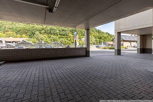 Blick zur Straße - 