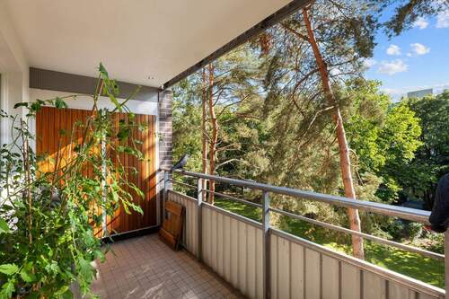 Süd-Loggia mit Abstellraum - Etagenwohnung mit 115,90 m² in Hamburg zum Kaufen