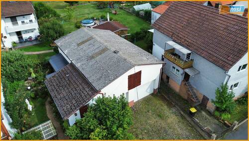 Separate Halle mit Garagen - 