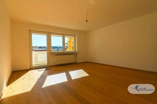 Wohnzimmer - 3 Zimmer Etagenwohnung in Rosenheim