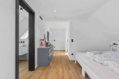 Master-Bedroom - 