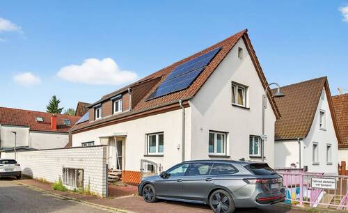 Hausfront 2 - 