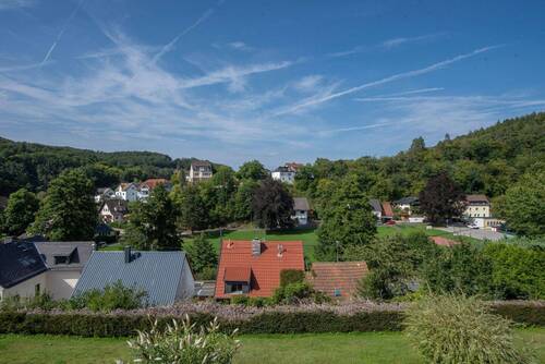 Ausblick - 8 Zimmer Mehrfamilienhaus, Wohnhaus in Weilrod