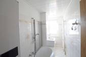 Tageslichtbadezimmer - Etagenwohnung mit 59,00 m&sup2; in Wolkenstein zur Miete