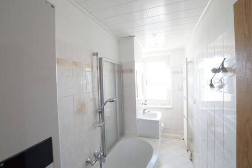Tageslichtbadezimmer - Etagenwohnung mit 59,00 m&sup2; in Wolkenstein zur Miete