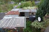Viel Nebengelass im Garten, hinter dem Haus - 
