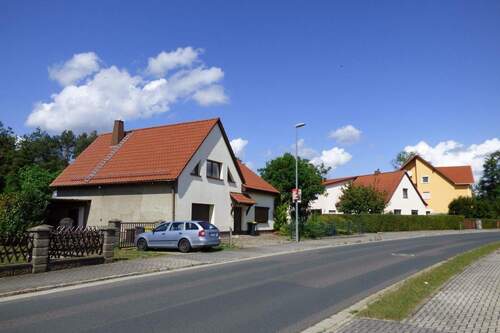 Straßenansicht - 5 Zimmer Einfamilienhaus in Lauta