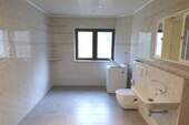 Erdgeschoss - Bad Bild 1, Wanne zurückgebaut - 