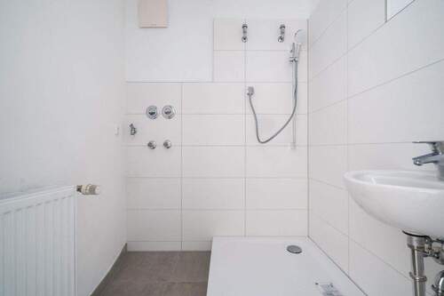 Modernes Badezimmer - 