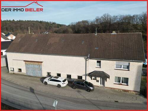 Haus mit Stallungen - 6 Zimmer Einfamilienhaus zum Kaufen in Hemmelzen