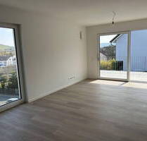 Erstbezug: Premium 3-Zimmer Neubauwohnung A+| Süd-Balkon & Festungsblick | EBK & Aufzug - Zell am Main