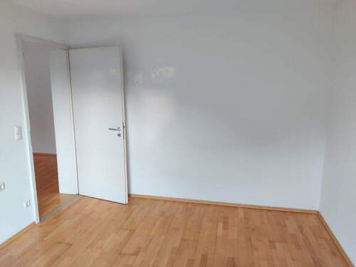 Schlafzimmer - Terrassenwohnung mit 55,00 m² in München zur Miete