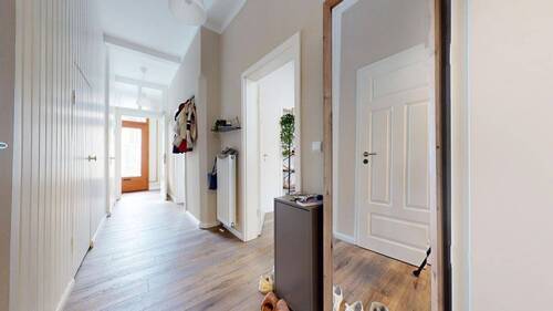 Flur - 7 Zimmer Mehrfamilienhaus, Wohnhaus zum Kaufen in Bremen