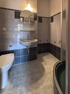 Innenbad mit Dusche - 