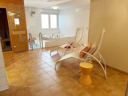 Sauna, Tauchbecken, Whirlpool - 