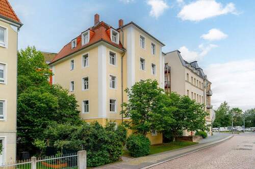 Aussenansicht - Frisch saniert und hochwertig ausgestattet - perfekt für Pärchen oder kleine Familie.
