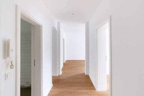 Flur Bild 1 - 3 Zimmer Etagenwohnung zur Miete in Dresden