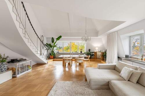 Wohnbereich - AIGNER - Einzigartige Galeriewohnung im denkmalgeschützten Altbau von 1911 in Nymphenburg