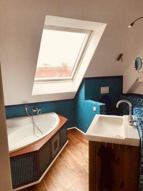 Bad mit Badewanne und Duche - 