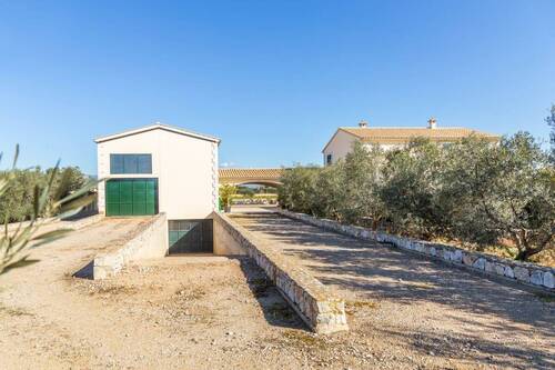 Tiefgarageneinfahrt zum Parkplatz - 