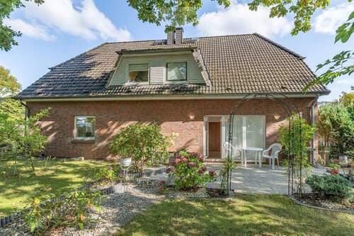 Gartenansicht - Gepflegte Doppelhaushälfte mit Garten in zentraler Lage von Kaltenkirchen