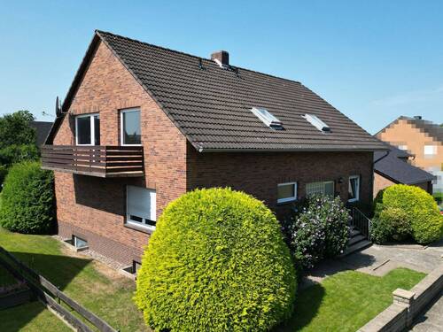 Aussenansicht - 8 Zimmer Mehrfamilienhaus, Wohnhaus in Hagenburg-Altenhagen