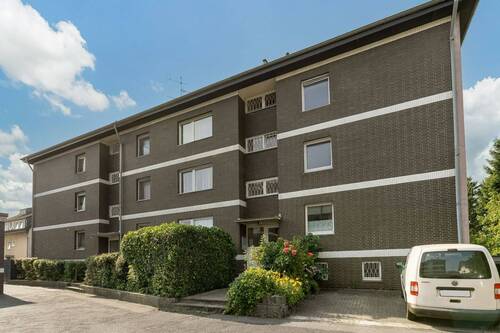 Außenansicht - Schöne gut geschnittene 3-Zimmer Wohnung mit Balkon zum selbst gestalten