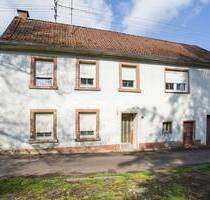 Ruhige Lage. Echtes Potenzial. Ein Altbau mit Zukunft. - Offenbach-Hundheim