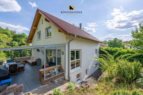 Großzügiges Grundstück mit 1.633 m² Fläche – viel Platz für Erholung und Entfaltung. - 