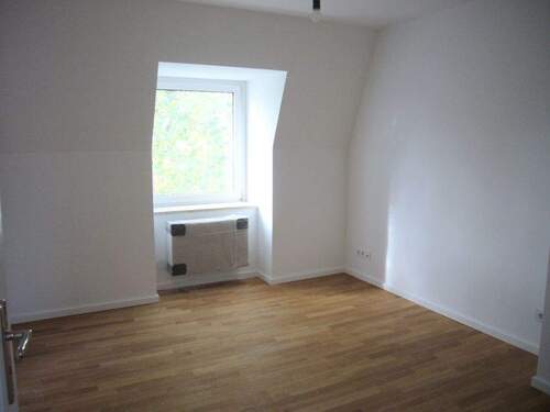 Zimmer - 5 Zimmer Etagenwohnung in München