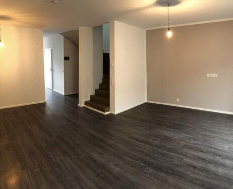 Wohn- und Esszimmer - 6 Zimmer Reihenmittelhaus in Grünstadt