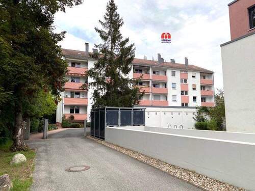 Ex Zufahrt - 90571 Schwaig-Behringersdorf, Ortsmitte, zentrale Lage 95m² EG, 2 Balkone, inkl. Garage