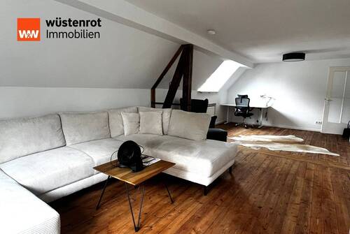 Titelbild Wohnzimmer - Möblierte Wohnung in einem Zweifamilienhaus in ruhiger Lage - befristet für 2 Jahre