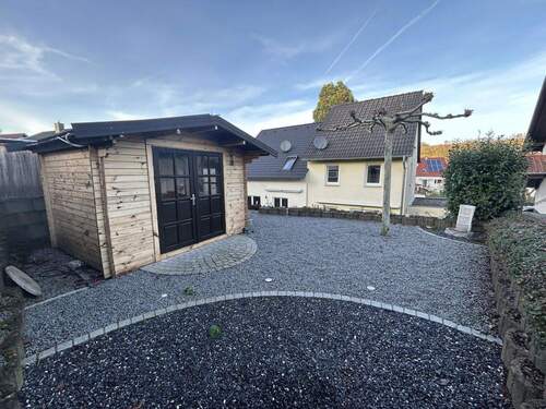 Garten mit Gartenhaus - 