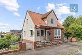 QI-6903 Hausfront links - QI: Sehnde Rethmar - Charme trifft auf moderne Erneuerung