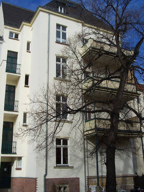 Hausrückseite - 3 Zimmer Etagenwohnung zur Miete in Zwickau-Innenstadt