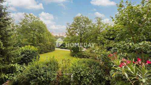 Ausblick - Blick in Grüne aus ruhiger 3-Zimmer-Wohnung mit Loggia und TG-Stellplatz