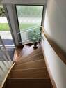 Holztreppe zum Erdgeschoss - 