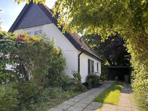 Zufahrt zum Carport - 4 Zimmer Einfamilienhaus zum Kaufen in Tolk