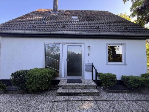 Nordseite mit Eingang - 4 Zimmer Einfamilienhaus in Tolk