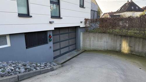 Tiefgaragenzufahrt - 