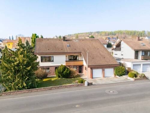 Titelbild Immowelt - Großzügiges Wohnhaus - stilvoll & gepflegt