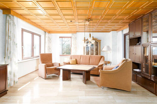 Wohnzimmer EG - 8 Zimmer Einfamilienhaus in Neubrunn