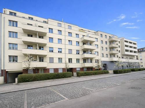 Building Front - 2 Zimmer Etagenwohnung zum Kaufen in Berlin