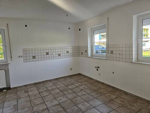 Küche - 6 Zimmer Doppelhaushälfte in Burghausen