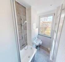 NEU saniert - Duschaufsatz aus Echtglas - Deckenspots - 7m² großer Balkon - Chemnitz Furth