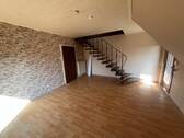 Zimmer 3 mit Treppe zum DG - 