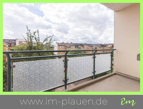 Balkon mit Ausblick - Moderne 3-Zimmer-Wohnung mit Balkon u. Außenstellplatz in Plauen - Perfekte Lage!