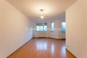 Wohnzimmer - 3 Zimmer Etagenwohnung zur Miete in Plauen