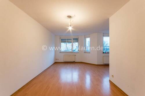 Wohnzimmer - 3 Zimmer Etagenwohnung zur Miete in Plauen
